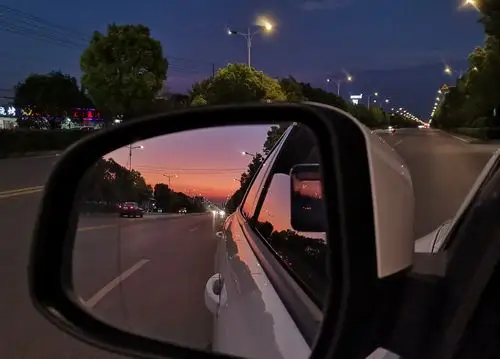 后视镜里的世界 - 花粉随手拍夜景 花粉俱乐部