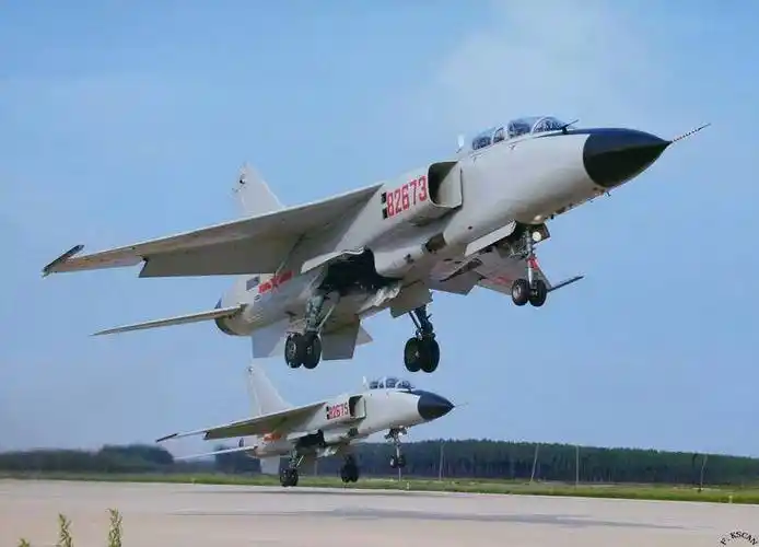 解放军新型海陆空武器高清图大集合.