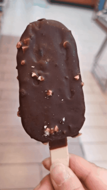 喵喵爪草莓芝士口味冰淇淋购买地:罗森便利店价格:4.