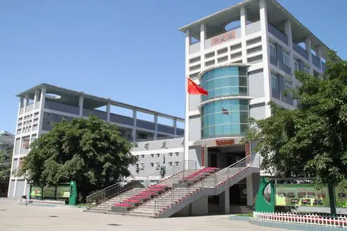 【最美校园竞晒】 成都崇州市学府小学-四川文明网