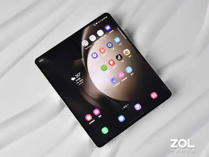 三星galaxyzfold5图赏铰链升级更轻薄