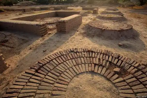 龙泉青砖窑遗址位于中国浙江省龙泉市城西南部的大窑村,是一处保存