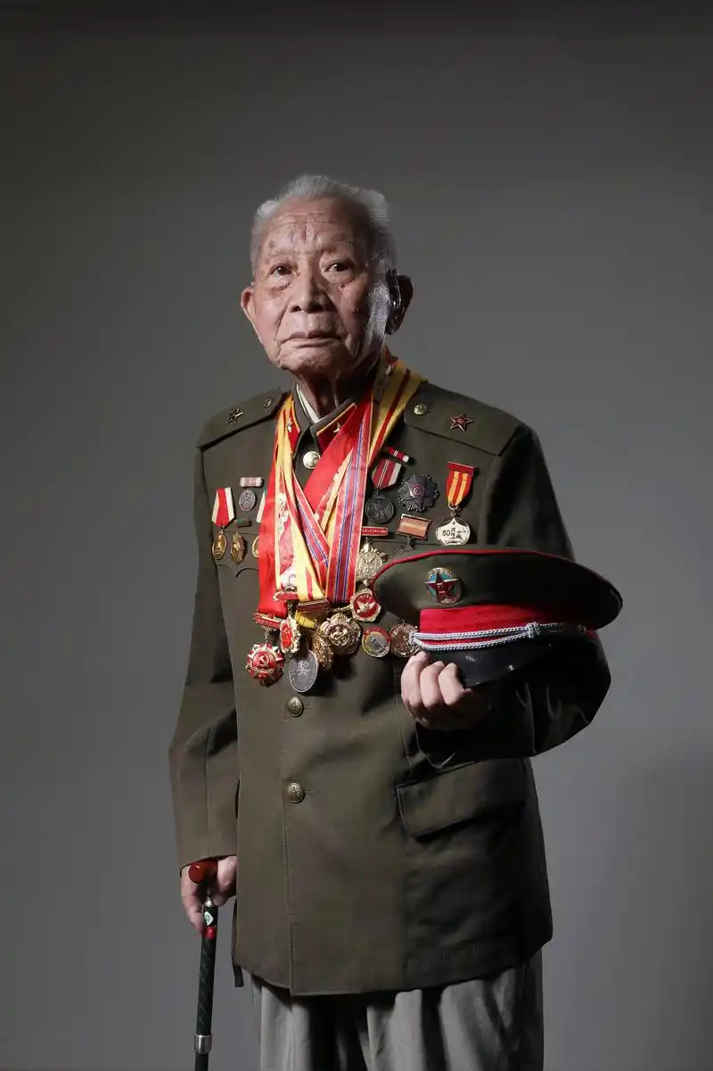 抗美援朝老兵陈良:战场上的"伤员保姆",不停歇的"白头医者"