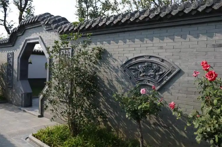 中式仿古建筑,园林景观山墙安装国色天香砖雕影壁