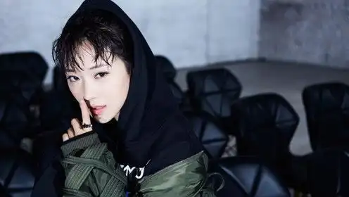 《猎场》"罗伊人"菅纫姿玩尽街头酷girl风