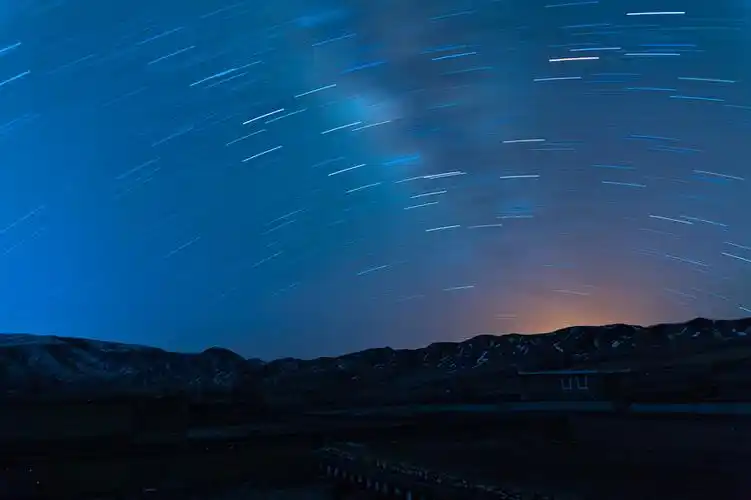 川西春夜的星空