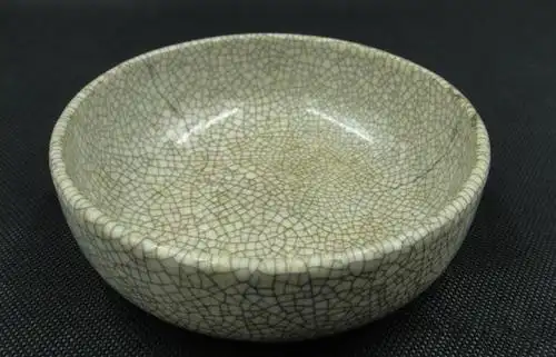 清代哥窑碗鉴定详情