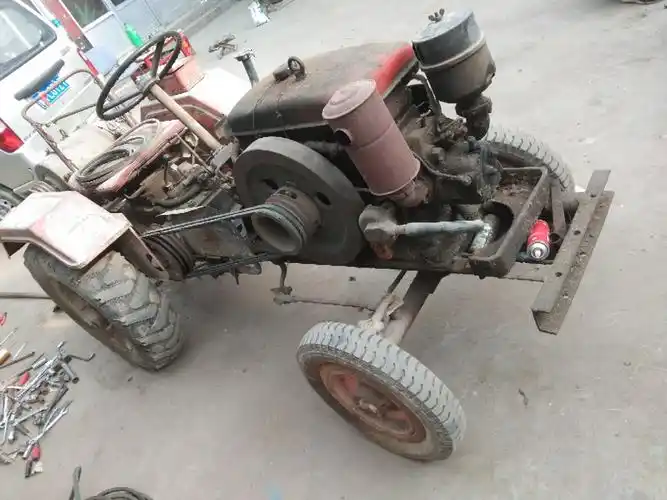 卖个小拖拉机头一千五百元电话1317665323