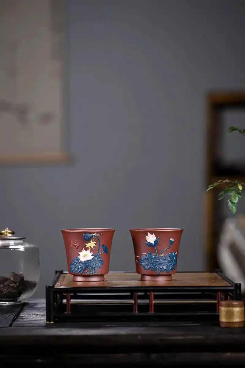 作品名称荷莲鱼乐对杯精工堆塑