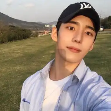 探探帅哥自拍头像霸气男生头像