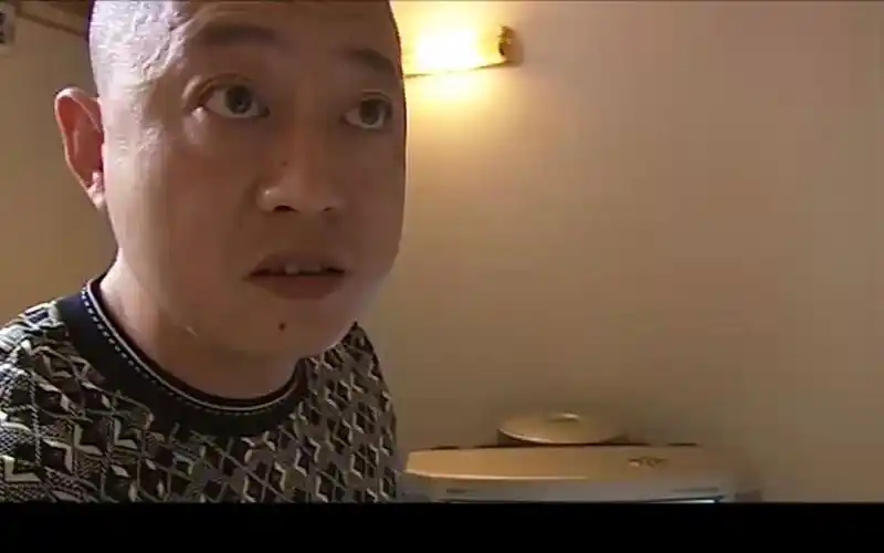 征服:封飙报复刘华强,没想到刘华强不在,逼刘华强的小弟下跪