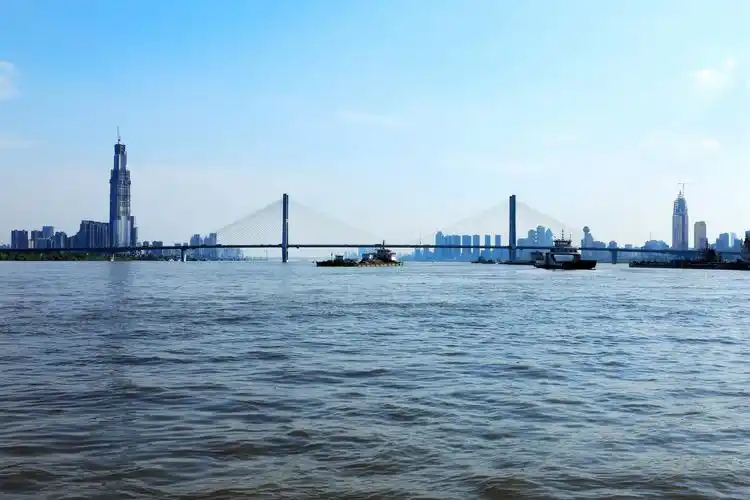 大江东去 武汉风光