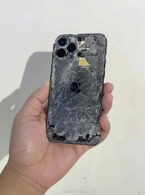 画面惨烈!iphone13集体"首碎",慎点