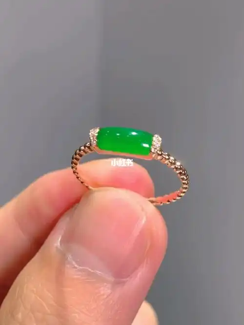 翡翠满绿小马鞍轻奢女戒