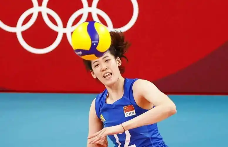 原创李盈莹被魏秋月盛赞是有天赋的运动员3优点尽显是吴梦洁榜样