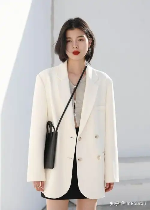 女西装裤配什么鞋子好看_女西装