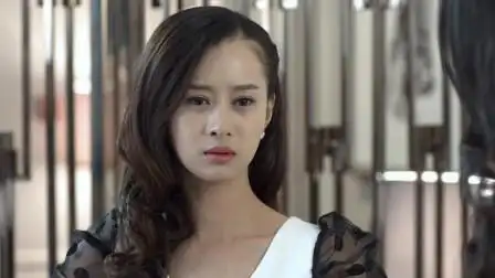 演员韩烨,与蓝盈莹是同学,被传冯绍峰炒绯闻,却始终火不了