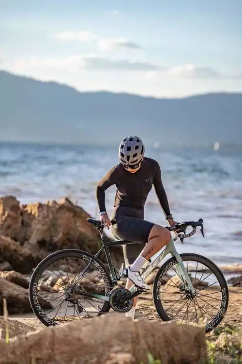 作为浙江最美绿道的千岛湖,也是车友环湖骑行的必选之路,全程143公里