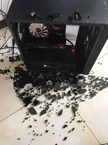 逆水寒:游戏太"吃"电脑配置 玩家玩得很嗨电脑突然炸了