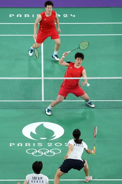 巴黎奥运会丨羽毛球女双四分之一决赛刘圣书谭宁晋级