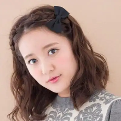 短发小辫子发型展示简单编发造型完美迷人显气质