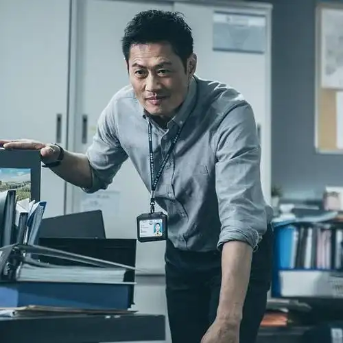 相关视频视频:周励淇久违现身《怒火·重案》首映 谭耀文片中对甄子丹