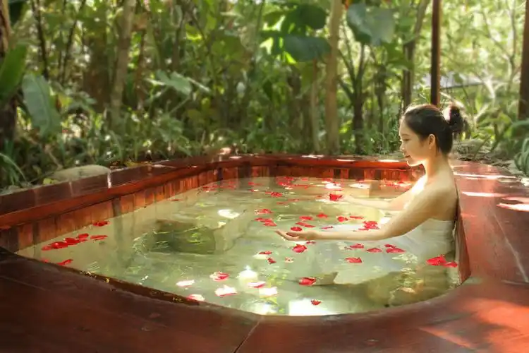 怀孕可以泡温泉吗(不知道有没有怀孕可以泡温泉吗)日本旅游泡温泉要