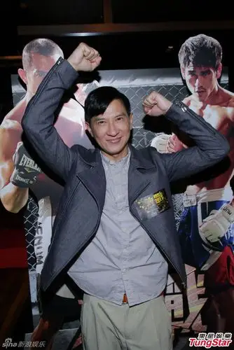 组图:《激战》计划拍续集 张家辉笑看追生报道_高清图集_新浪网