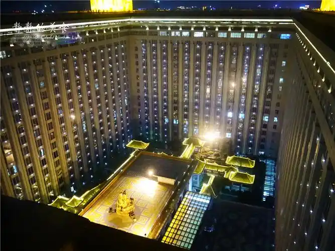 这个能停直升飞机的商场,顶楼充满着故事和传奇_万家丽