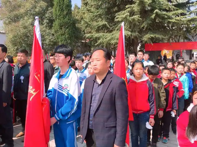 清明祭英烈 共筑中华魂――青化中学祭扫任家城烈士陵园活动纪实