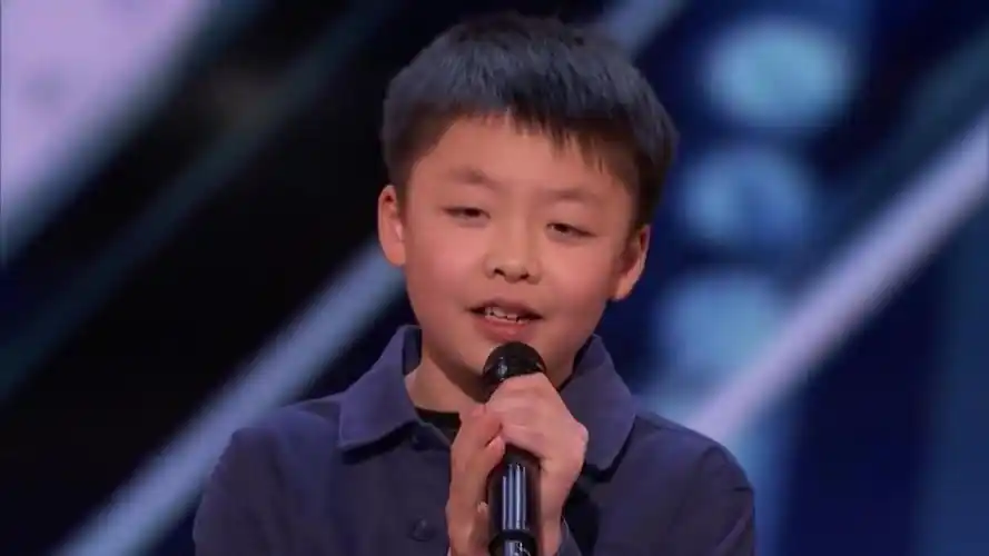 13岁的李成宇上《美國達人秀》展現惊人的歌喉