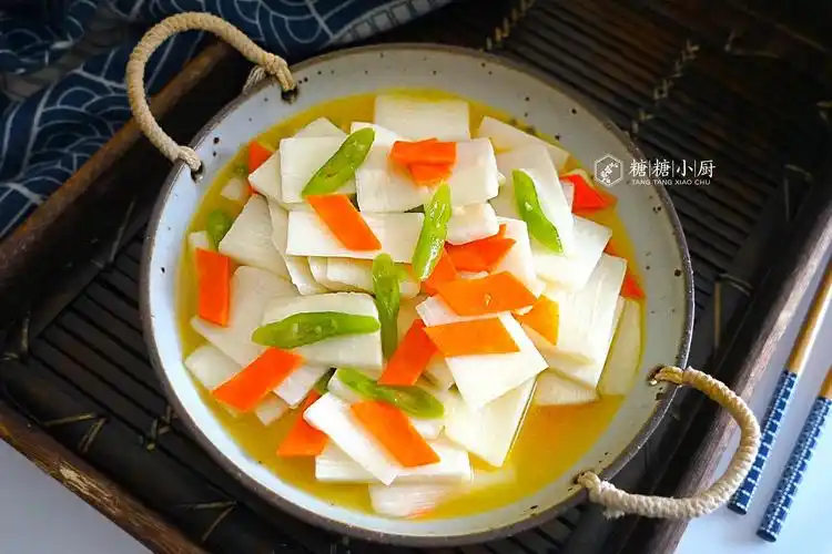 鸡精少许,葱少许,蒜头2粒(山药的挑选参考:喜欢口感面选铁棍山药或毛