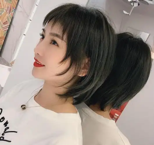 还很减龄,圆脸的小姐姐留短发会更加的可爱,来看看2021流行短发发型