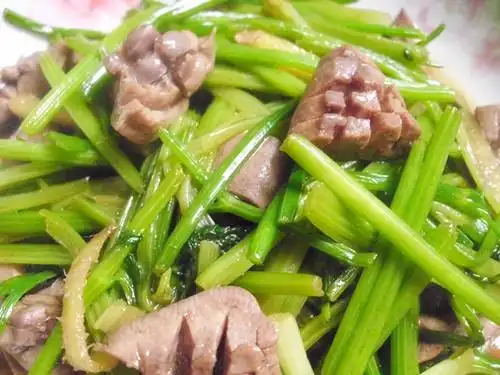 芹菜腰花的做法