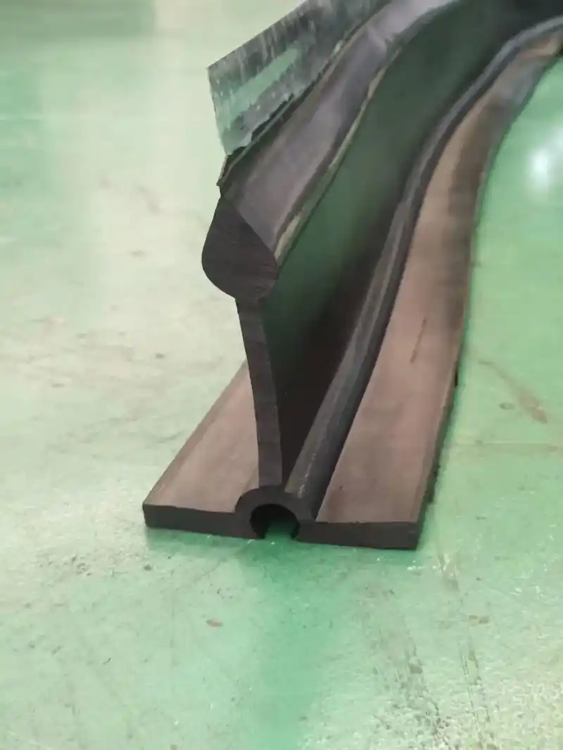 橡胶止水带图片展示.橡胶止水带是黑的橡胶制品,在一些地铁,隧 - 抖音