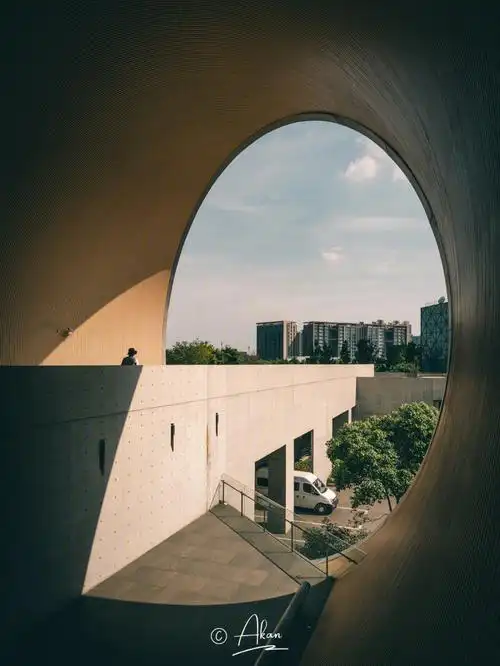 上海保利大剧院安藤忠雄的光影与色彩空间