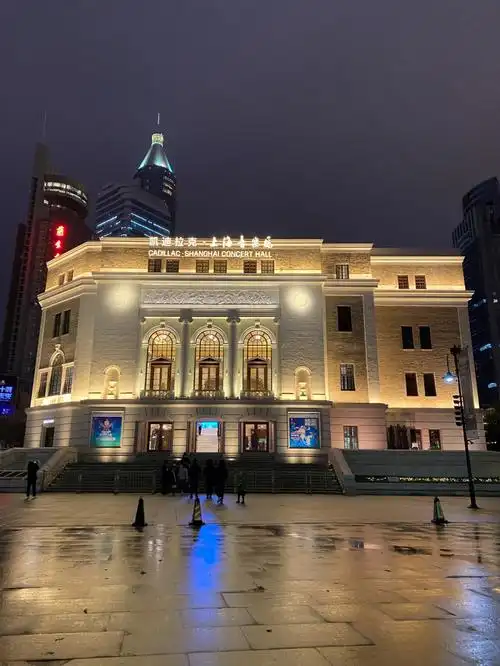 平安夜,打卡凯迪拉克上海音乐厅.