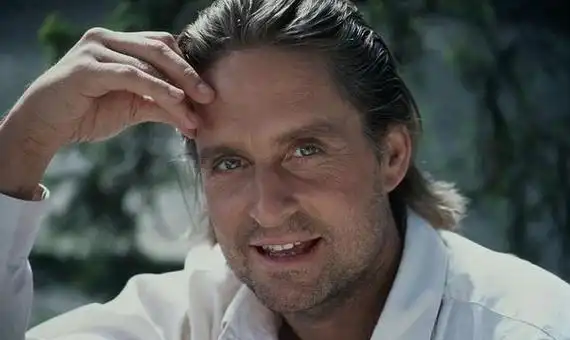 泽塔·琼斯:守了浪荡老公23年,女儿像父亲,儿子遗传她的高颜值