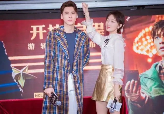 周冬雨一身御姐范美如天仙 同框李易峰亲密互动,画风忒养眼