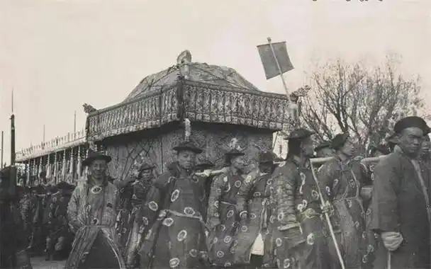 慈禧西逃:昌平知州不开城门,杀了,怀来县准备小米粥,官升三级