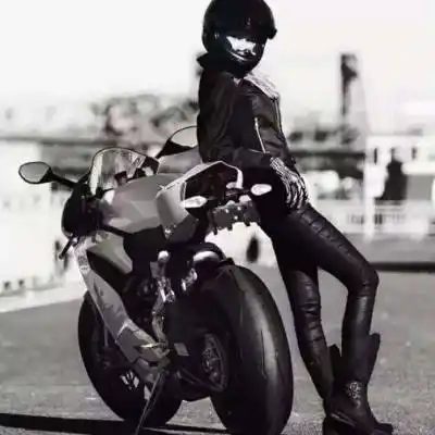 酷酷的机车女生头像女生帅气意境图片