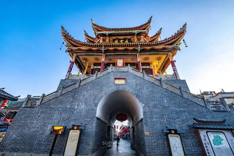 凉山:一个被外界误解颇深的地方,令人叹为观止的彝族非遗_服饰_奴隶