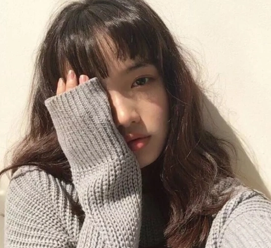 微丧系伤感女生头像活出自己应该有的模样这样才讨人喜欢