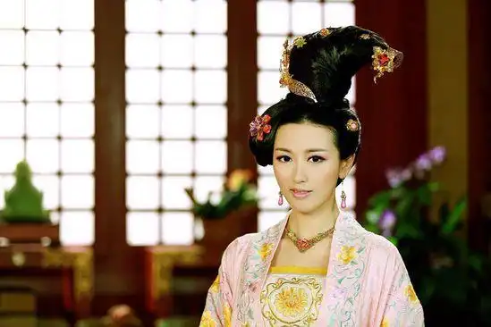 《隋唐英雄5》单薇变身武则天义女 上演"宫心计"_网易娱乐