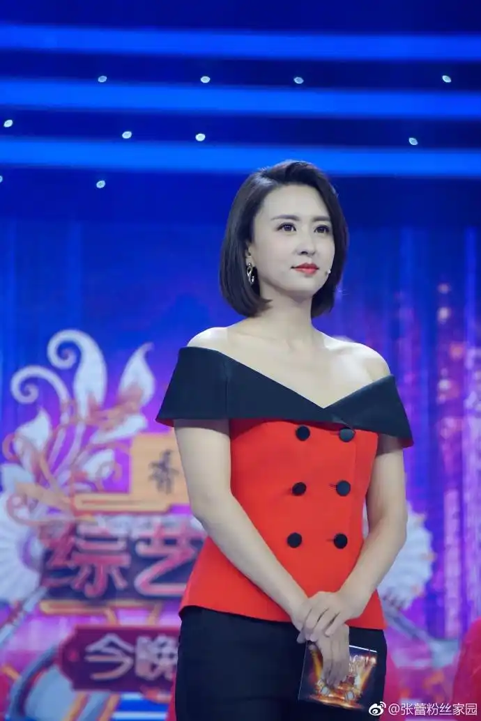 综艺盛典录制现场的张蕾,太美了!