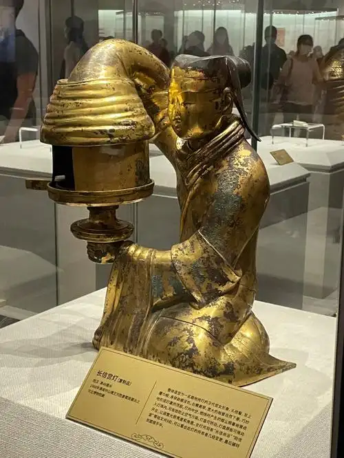 南宁博物馆河北汉代王室文物展