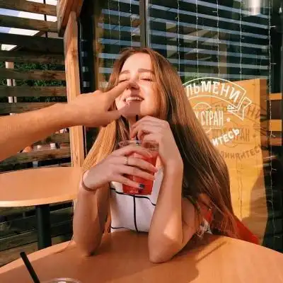 欧美女头像ins高级质感贼跩高冷精致的欧美小姑娘头像小众不常见