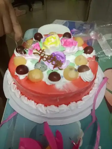 一个人吃完整个蛋糕   特么90块给我这么个蛋糕