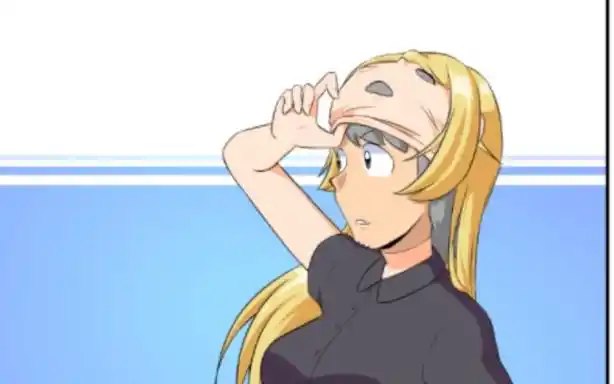 男生穿皮套易容成金发大姐姐时被发现了