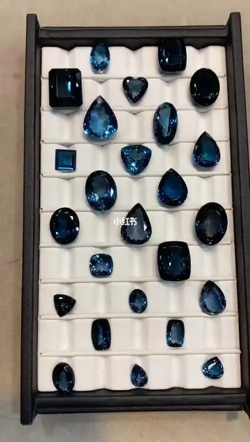 这个颜色的托帕石,沉稳大气时尚   镶嵌做出来会很好看.很舒服